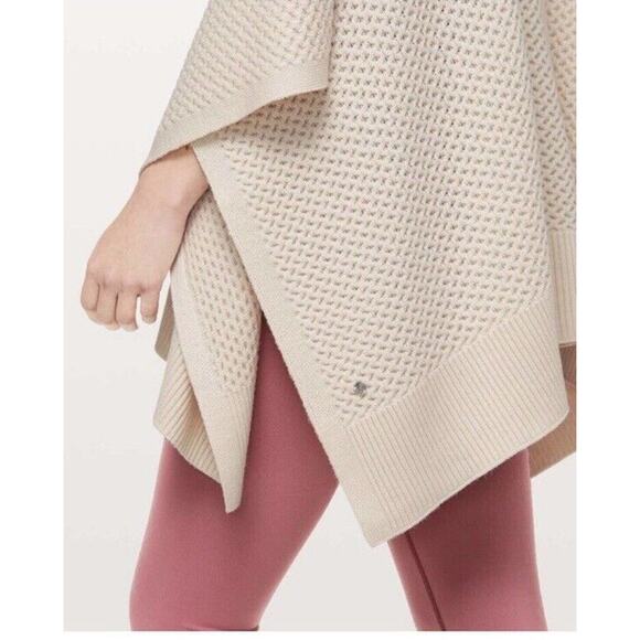 Lululemon Rolling In The Warmth One Size Turtleneck Wool Cable Knit Poncho New - Picture 5 of 8
